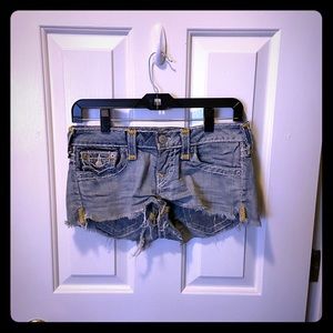 True Religion shorts RN#112790, CA#57414. Size 26